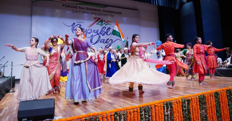  Punjab Governor Banwarilal Purohit hosted the event at home