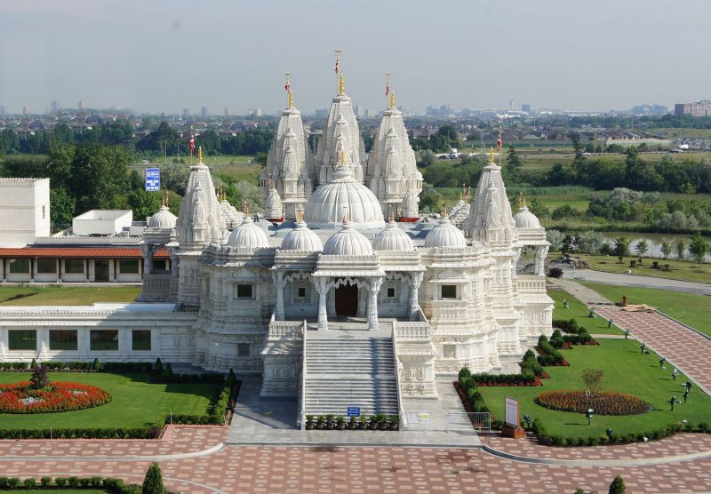 Shri Swaminarayan Mandir, canada