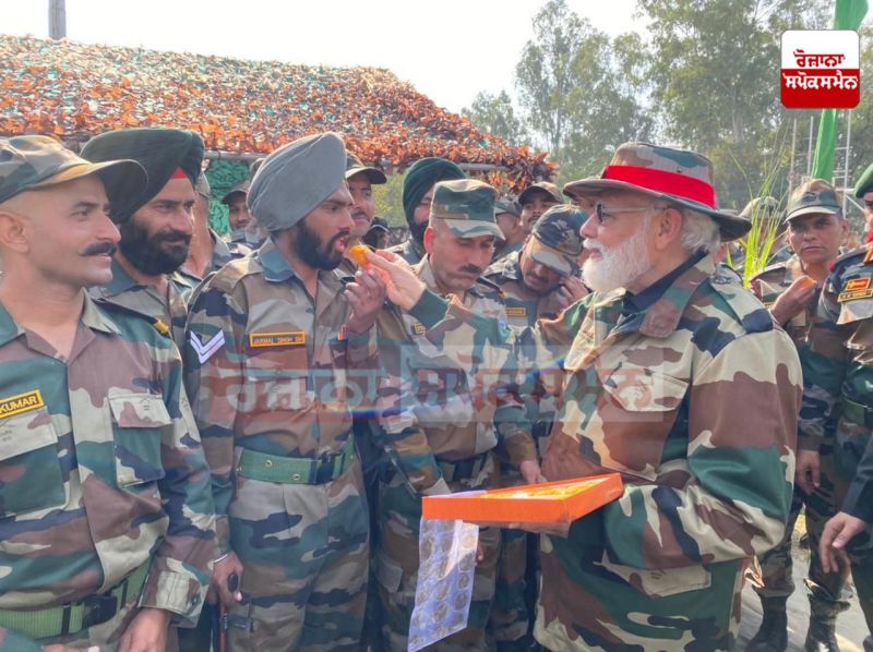 PM Modi arrives in Jammu and Kashmir, wishes Diwali to soldiers PM Modi arrives in Jammu and Kashmir, wishes Diwali to soldiers