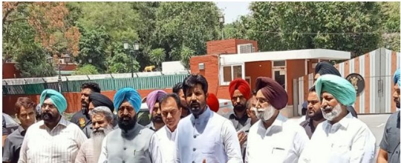 Punjab Congress Delegation Meets Governor