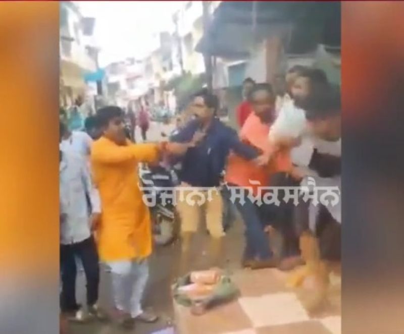 Bangle seller thrashed in Indore, assailants claim he was molesting women customers