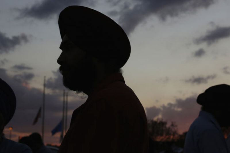 Bar Denies Sikh customer Bar Denies Sikh customer