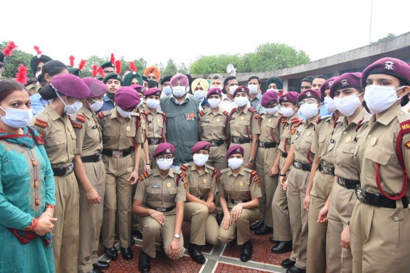 Punjab CM pays homage at Kargil War Memorial