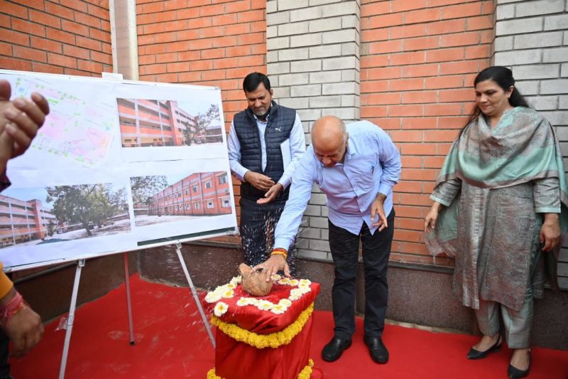 Manish Sisodia inaugurates 'Delhi Teachers University' 
