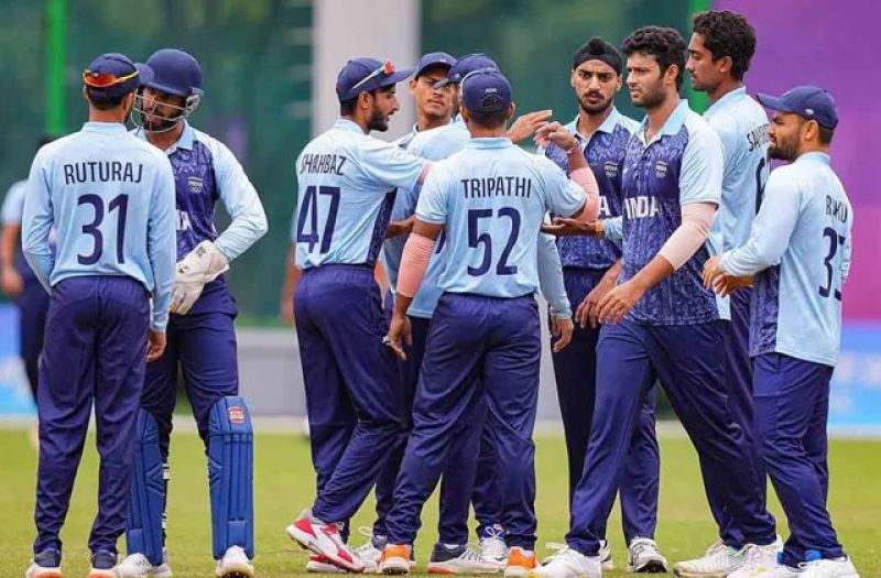 Indian men's cricket team roars into final Indian men's cricket team roars into final