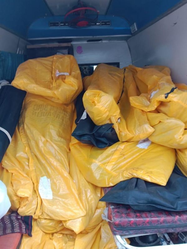 Bodies of 22 COVID-19 victims stuffed in one ambulance in Maharashtra