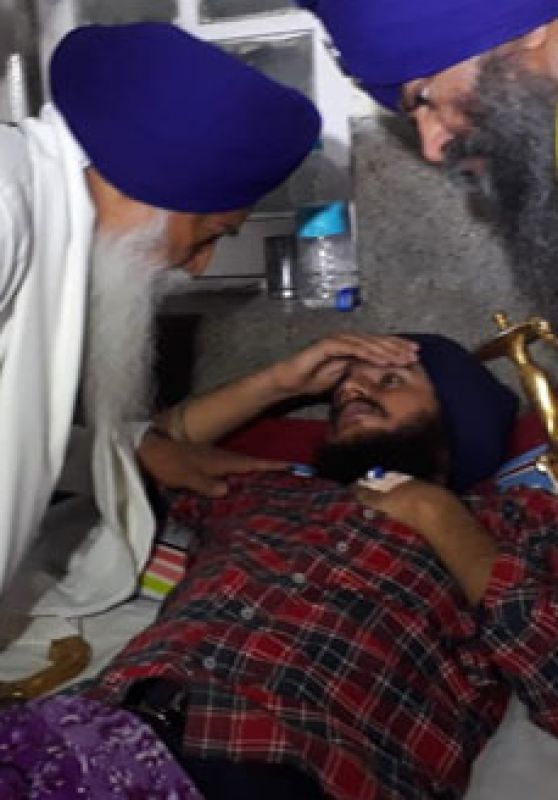 Jathedar Giani Gurbachan Singh met with victim Sikh Youth 