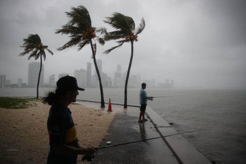 Tropical storm moon fell on the Chinese island of Hainan