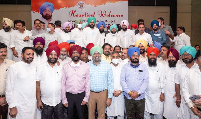 PUNJAB CM ASSURES AMRITSAR MAYOR OF ADEQUATE FUNDS FOR HOLISTIC DEVELOPMENT OF HOLY CITY PUNJAB CM ASSURES AMRITSAR MAYOR OF ADEQUATE FUNDS FOR HOLISTIC DEVELOPMENT OF HOLY CITY