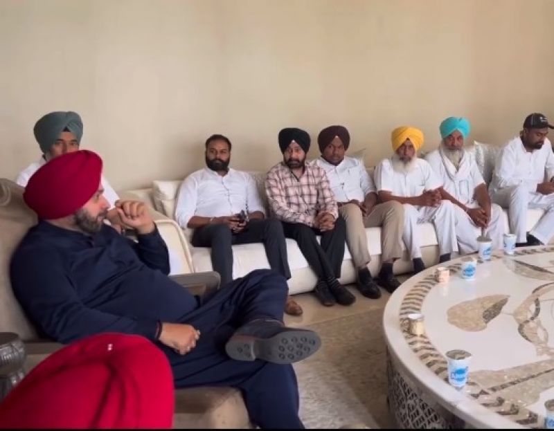 Navjot sidhu Meet Farmers 