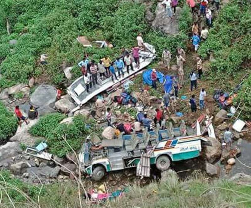 Bus falls in Uttrakhand 
