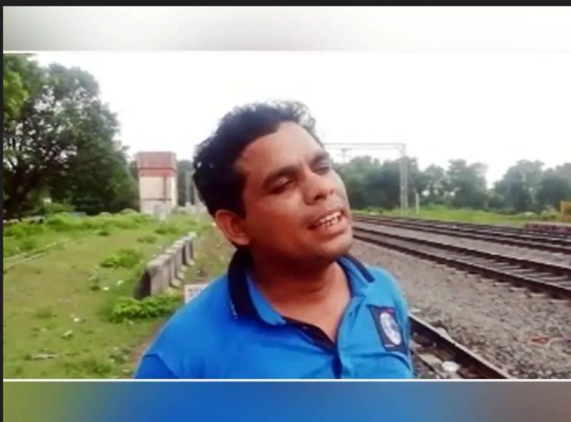 Youth climbed train shouting and questioning Chandrayaan 2