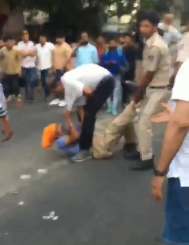  Sikh auto driver and his son were brutally thrashed by Delhi Police
