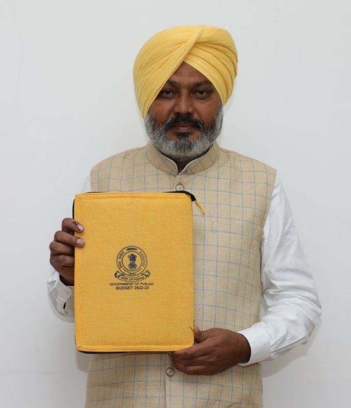 CM congratulates Cheema on presenting Janta budget CM congratulates Cheema on presenting Janta budget