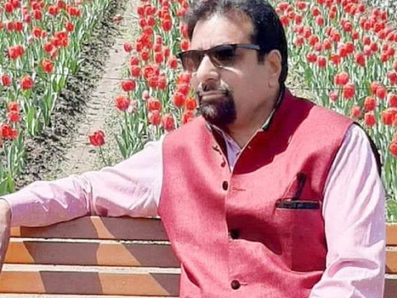 BJP leader Rakesh Pandita shot by terrorists in Pulwama 