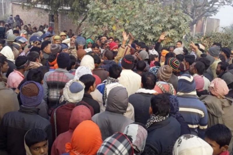 Protesting villagers