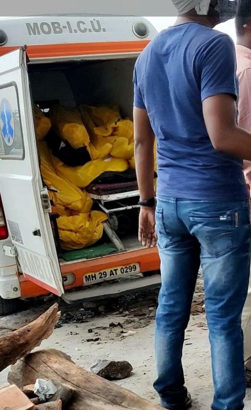 Bodies of 22 COVID-19 victims stuffed in one ambulance in Maharashtra