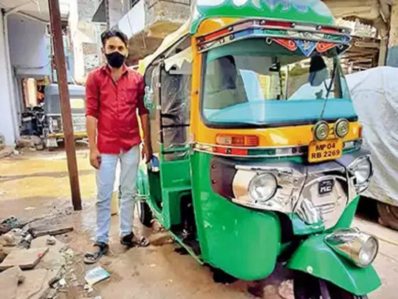 Man Converts Auto-Rickshaw Into Free Ambulance Man Converts Auto-Rickshaw Into Free Ambulance