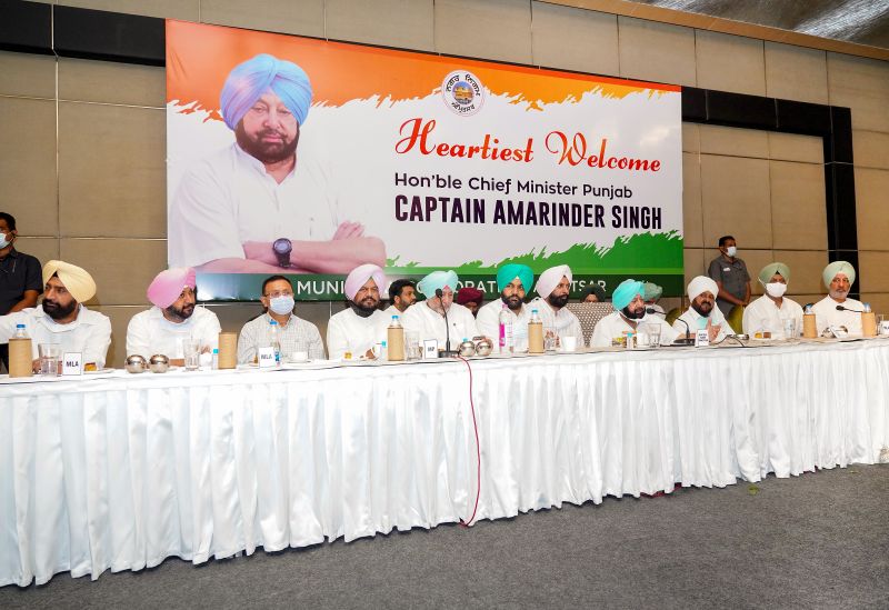 PUNJAB CM ASSURES AMRITSAR MAYOR OF ADEQUATE FUNDS FOR HOLISTIC DEVELOPMENT OF HOLY CITY PUNJAB CM ASSURES AMRITSAR MAYOR OF ADEQUATE FUNDS FOR HOLISTIC DEVELOPMENT OF HOLY CITY