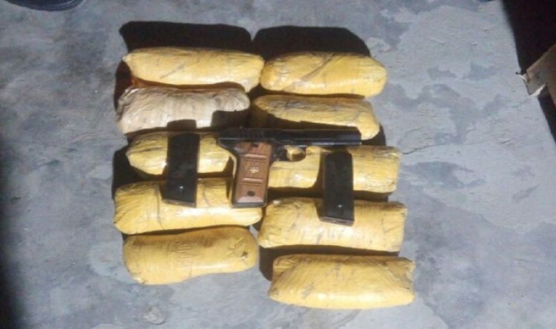 Two Pak smugglers arrested with 9 packets heroin on border