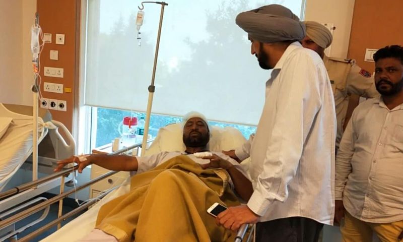 Former DIG Harinder Singh Chahal meet injured police officers