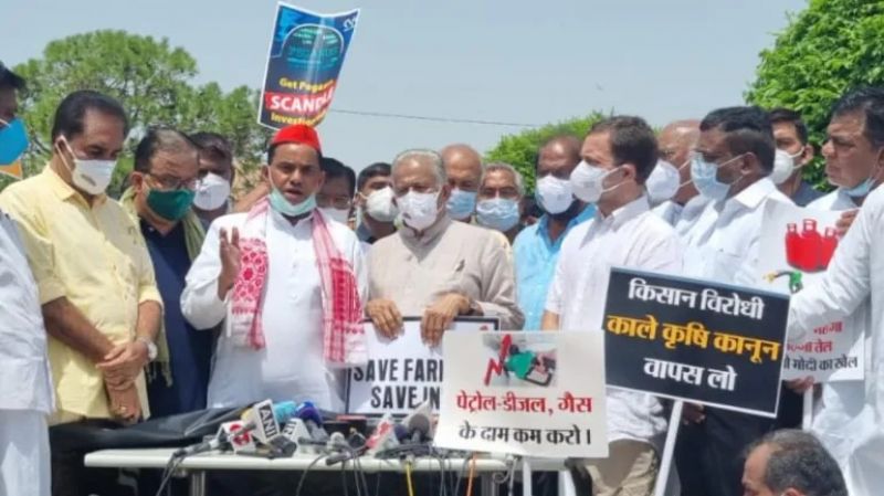 'Murder of Democracy': Rahul Gandhi, Opposition Leaders March to Vijay Chowk 'Murder of Democracy': Rahul Gandhi, Opposition Leaders March to Vijay Chowk