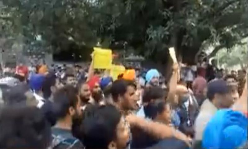 Student Organizations clash at Punjab University about Article 370