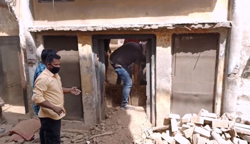 Mother and daughter die after roof collapse in Moga