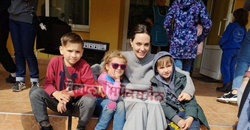 Angelina Jolie arrives in Ukraine