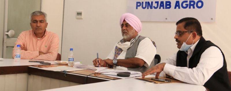 Agriculture minister reviews the availability of DAP with chief agriculture officers through video conferencing