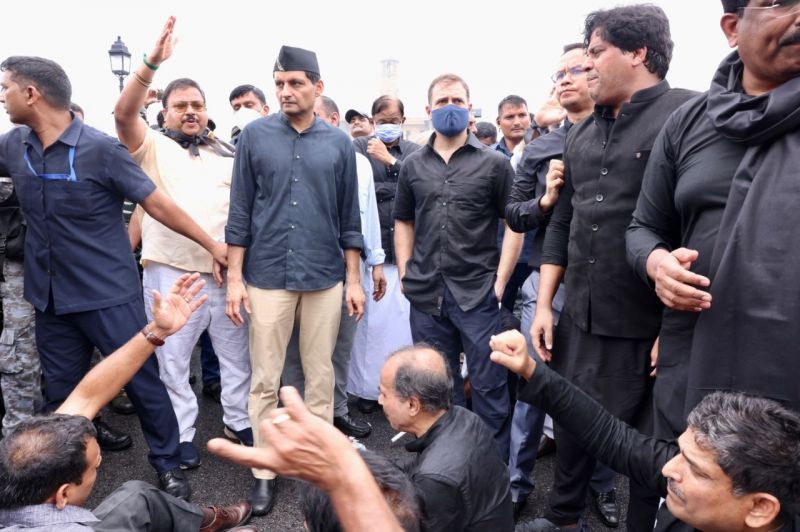 Rahul Gandhi and others Detained Amid Massive Congress Protest 