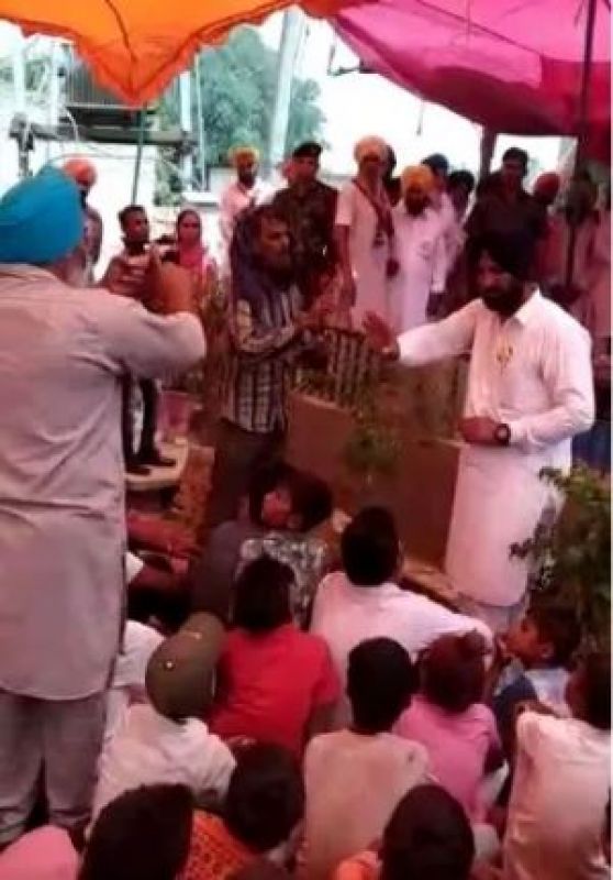 Harsimrat Kaur Badal's opposed during Rally 