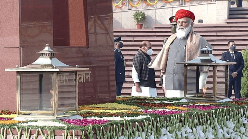 PM Modi at the National War Memorial  PM Modi at the National War Memorial