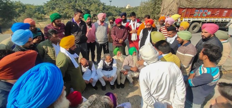 Vijay Inder Singla arrives at Haryana-Delhi border to support farmer 