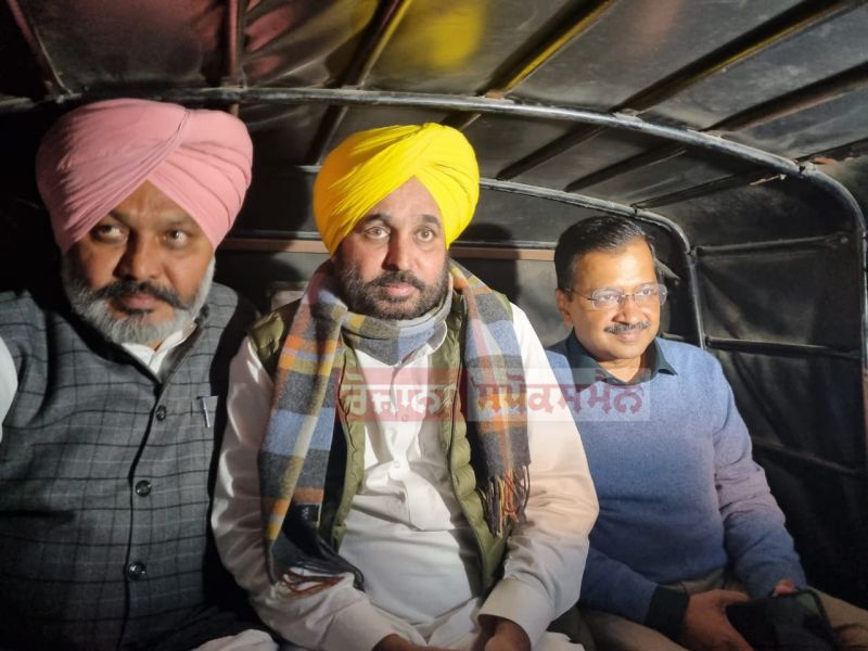 CM Kejriwal eats dinner at auto driver's house