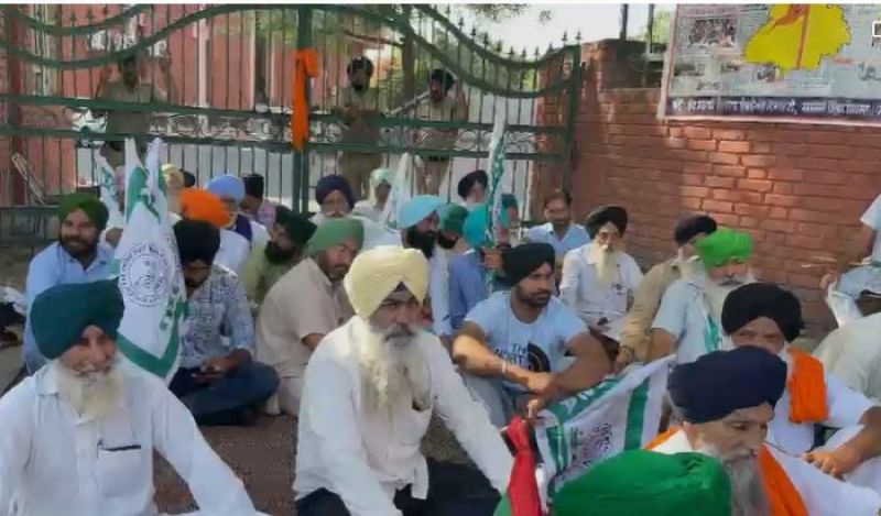 Protest outside PSEB Office 