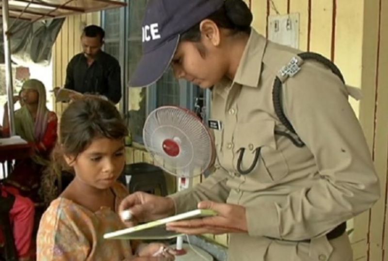Student Class Runs In police station