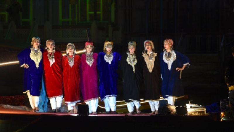 dance performance on kashmiri songs