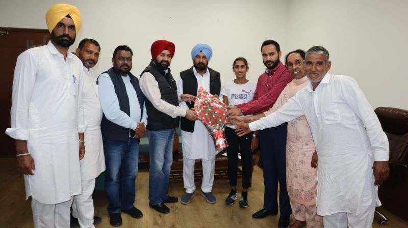 Sports Minister honours National Record Holder athlete Manju Rani
