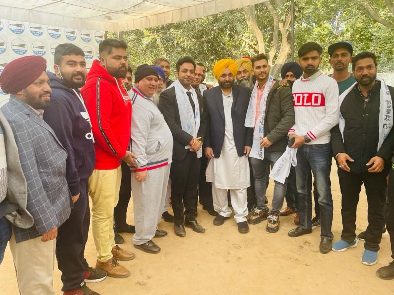 Many prominent social workers and a former army officer joined AAP