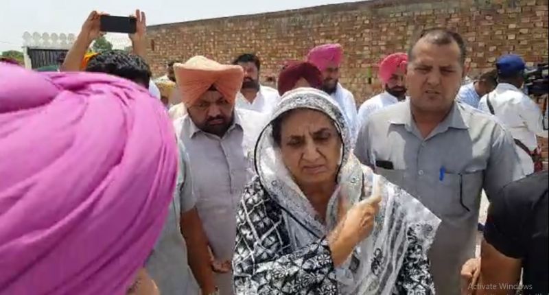 Rajinder Kaur Bhattal at Sidhu Moose wala's House 