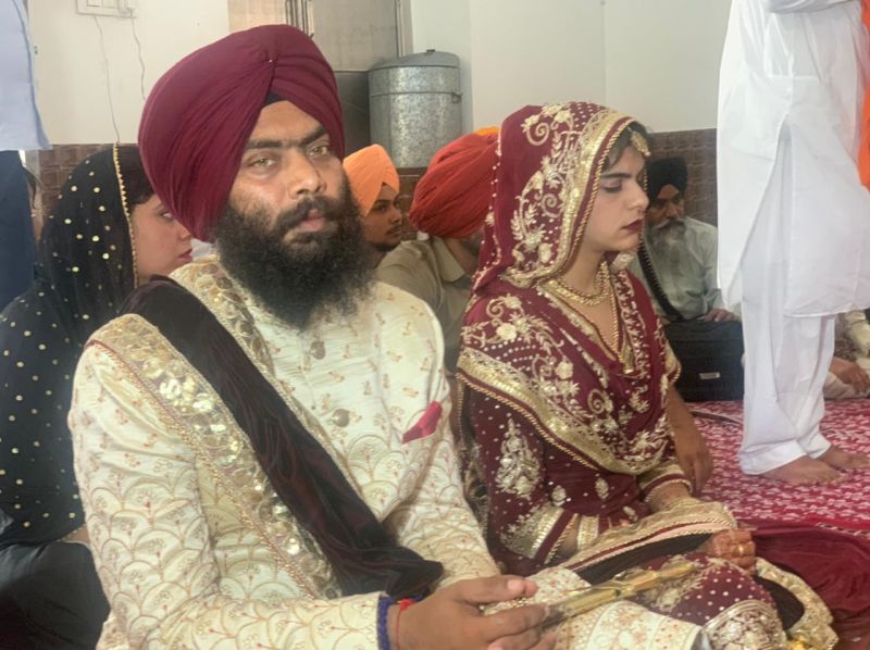 The Gursikh youth took the lava with the blind girl