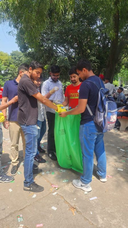 SGGSC initiates an eco-friendly practice of Zero Litter Hour SGGSC initiates an eco-friendly practice of Zero Litter Hour