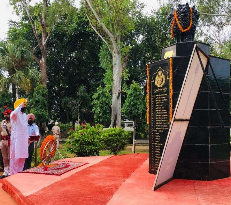  Transport Minister hoisted the flag at Sangrur, pledged to fulfill the dreams of the martyrs.