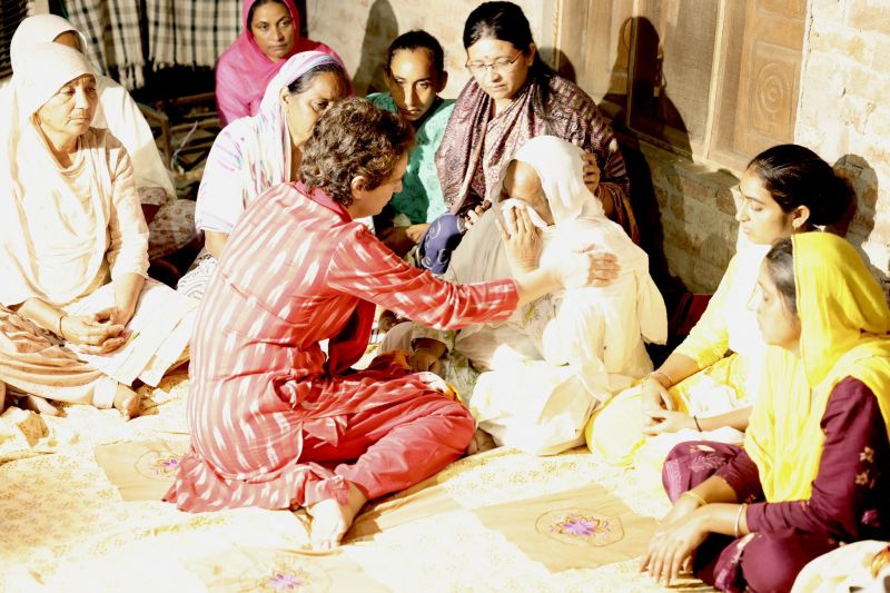 Priyanka Gandhi meet families of farmers killed in Lakhimpur Priyanka Gandhi meet families of farmers killed in Lakhimpur