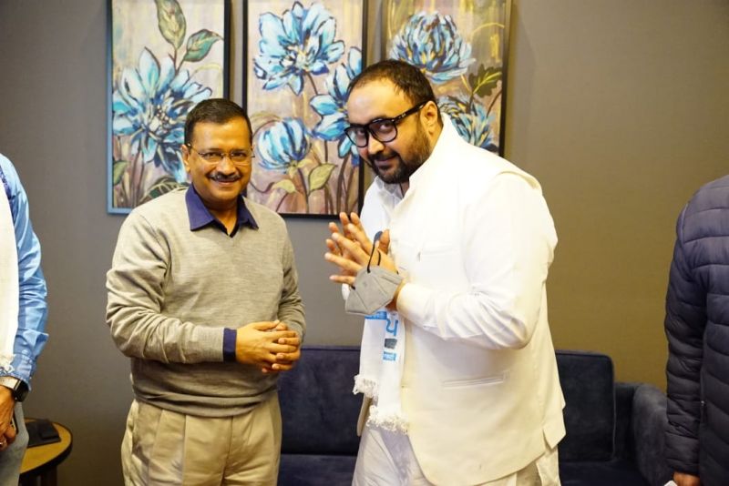 Congress, BJP leaders and social activists join AAP