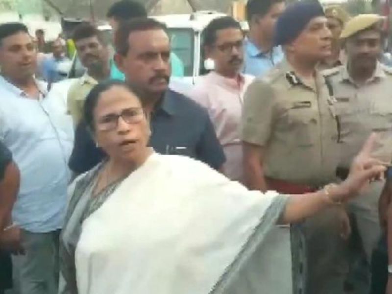 Mamata scolds the ones chanting Jai Shree Ram