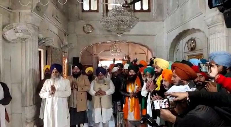 Farmer leaders paid obeisance at the Darbar Sahib