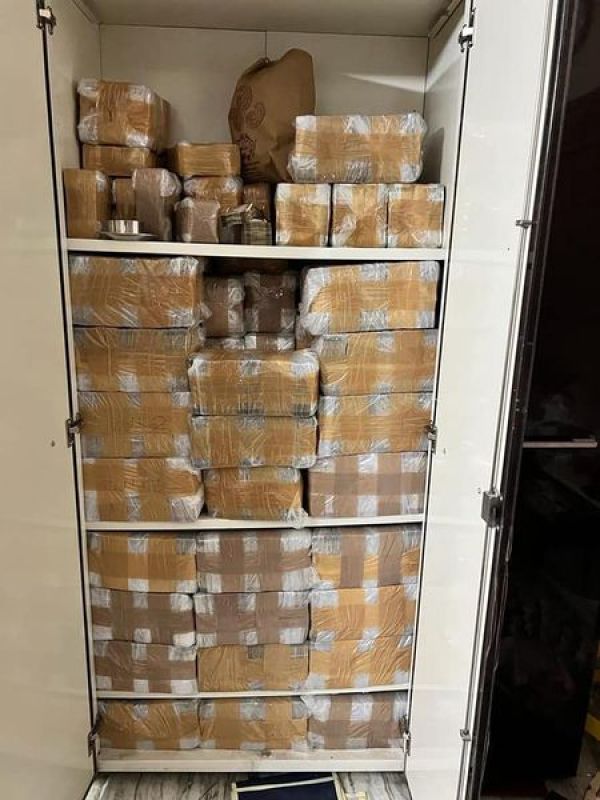 Rs 150 Crore (And Counting) Found At UP Businessman's Home In Tax Raid Rs 150 Crore (And Counting) Found At UP Businessman's Home In Tax Raid