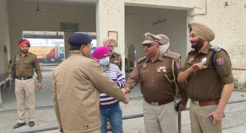 Navjot Singh Mahal Tanda Railway Station Review